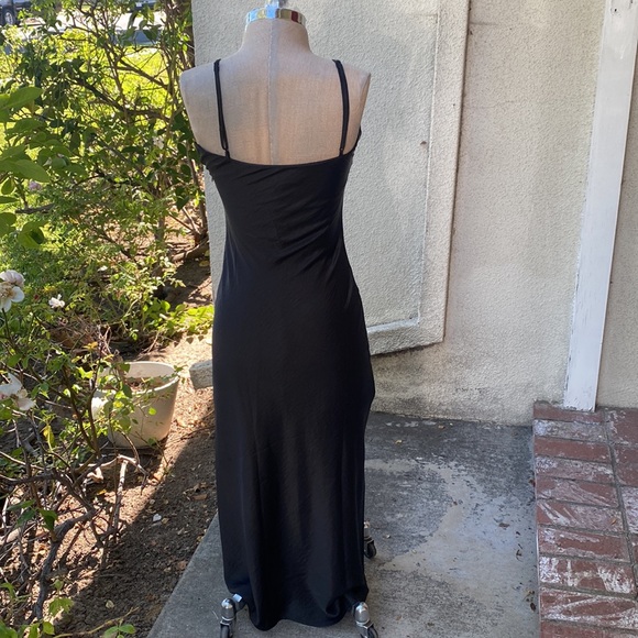 NWOT House Of Harlow stunning black spaghetti strap dress w/ruching & slit side - Picture 6 of 12
